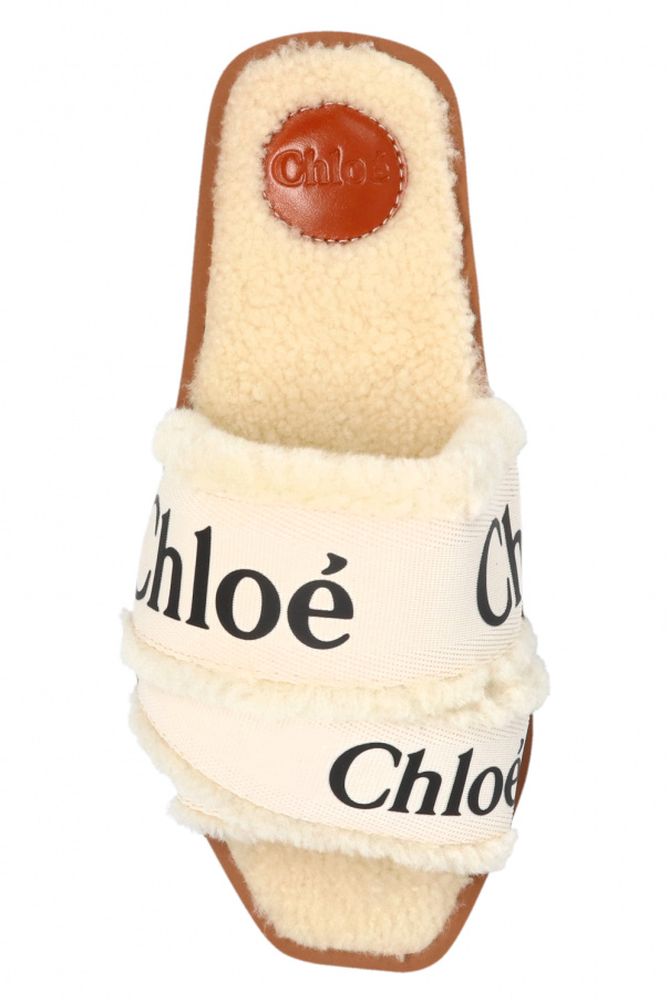 【関税&送料込】Chloe Beige Canvas Woodi Slippers Woody canvas slides in beige - Chloe | Mytheresa